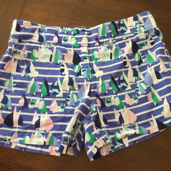 Vineyard Vines Pants - Vineyard Vines shorts. Sailboat design. Size 2. NWOT.